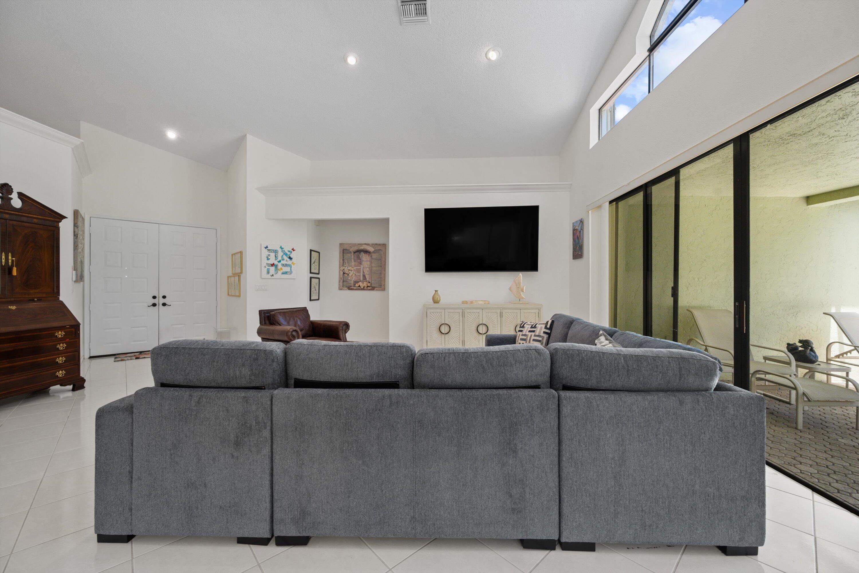10174 Dover Carriage Lane