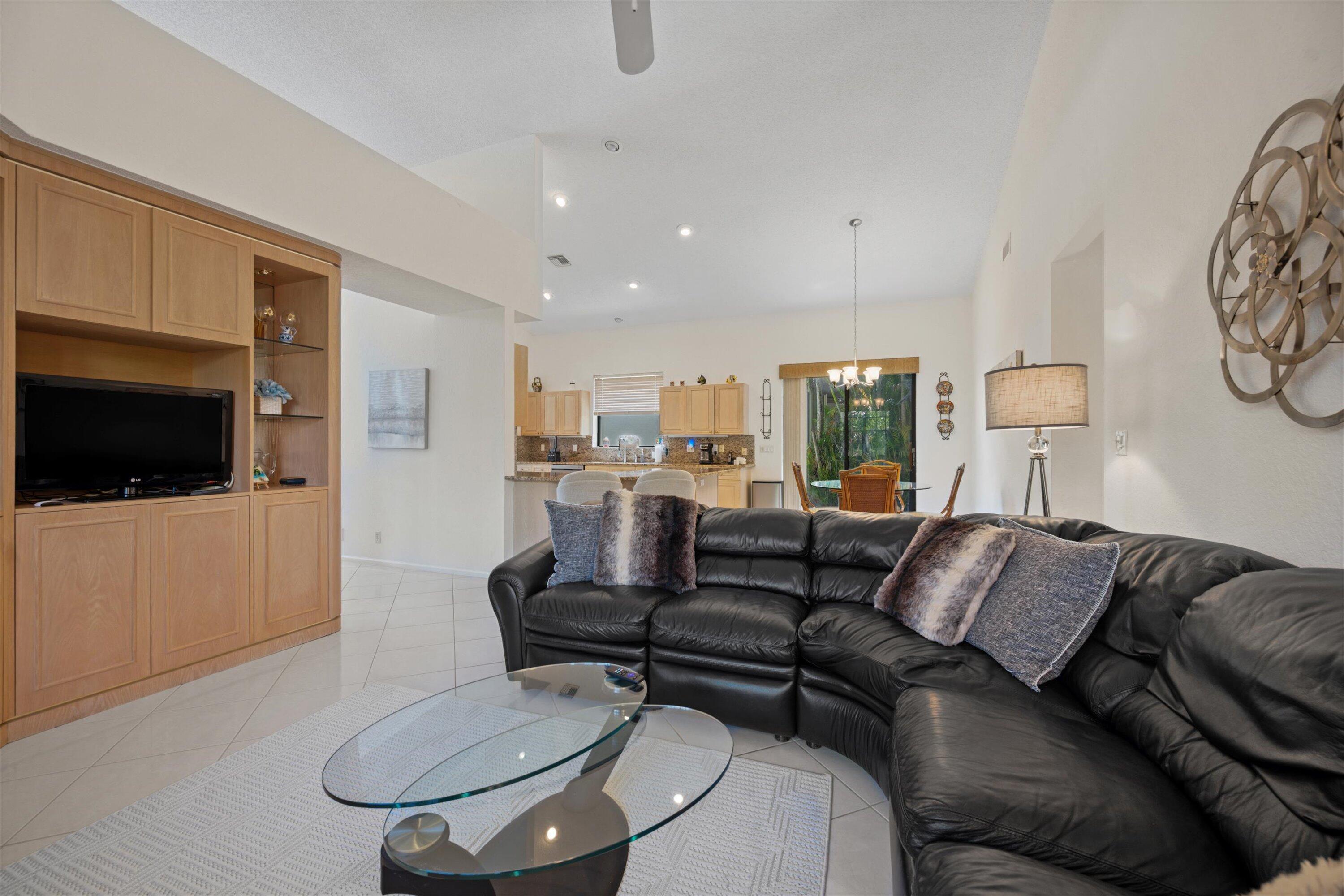 10174 Dover Carriage Lane