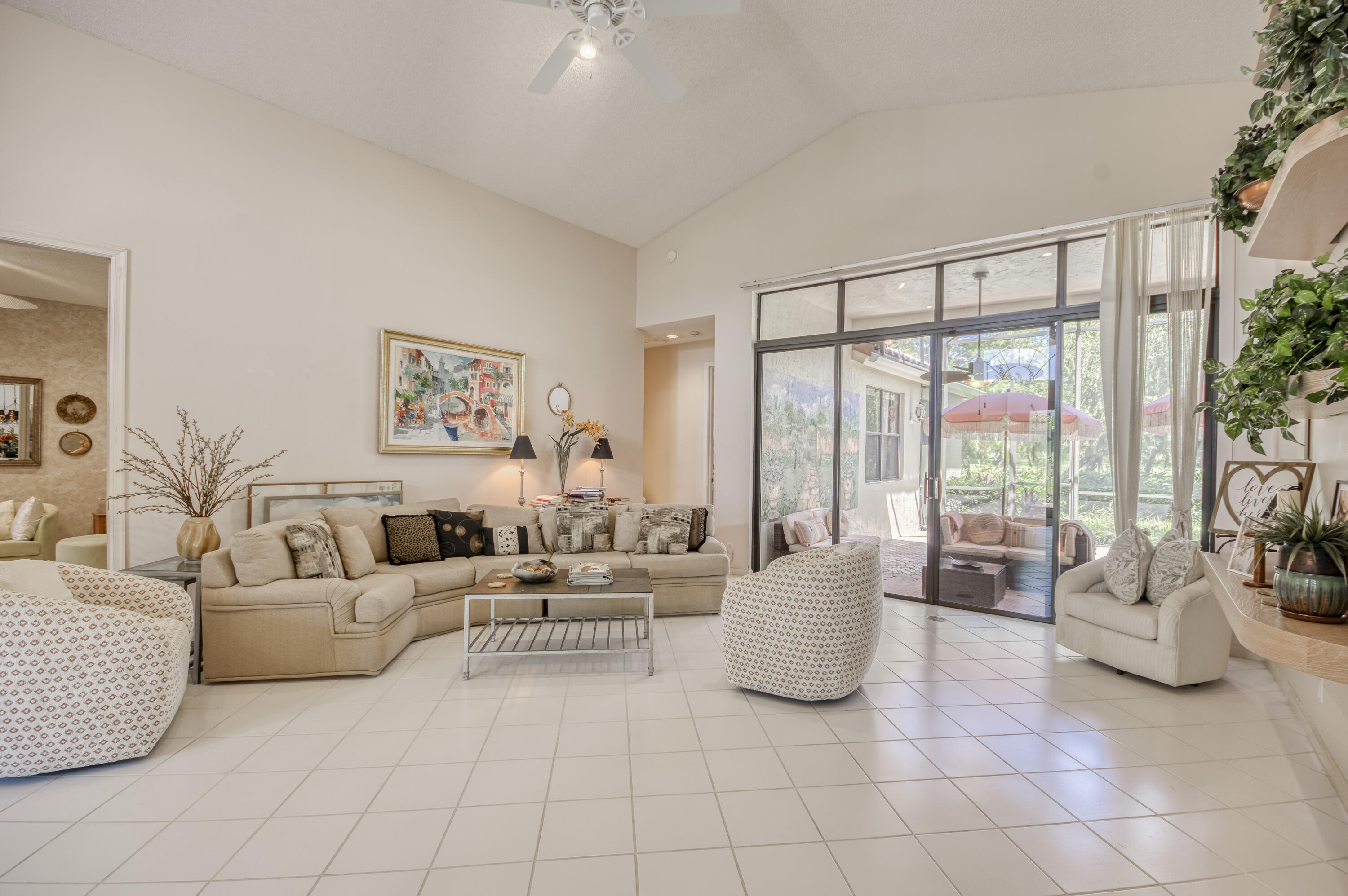 10080 Dover Carriage Lane