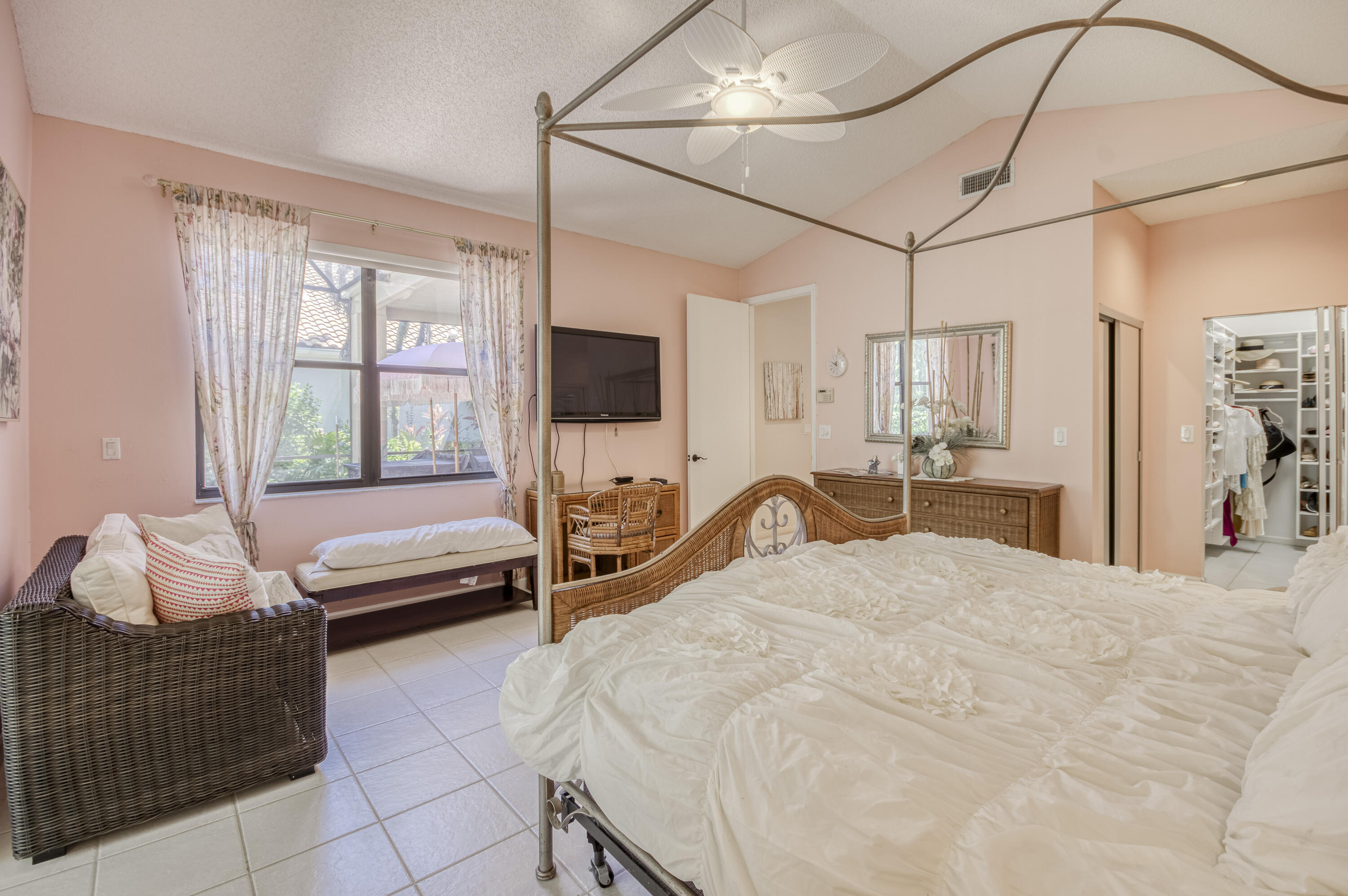10080 Dover Carriage Lane