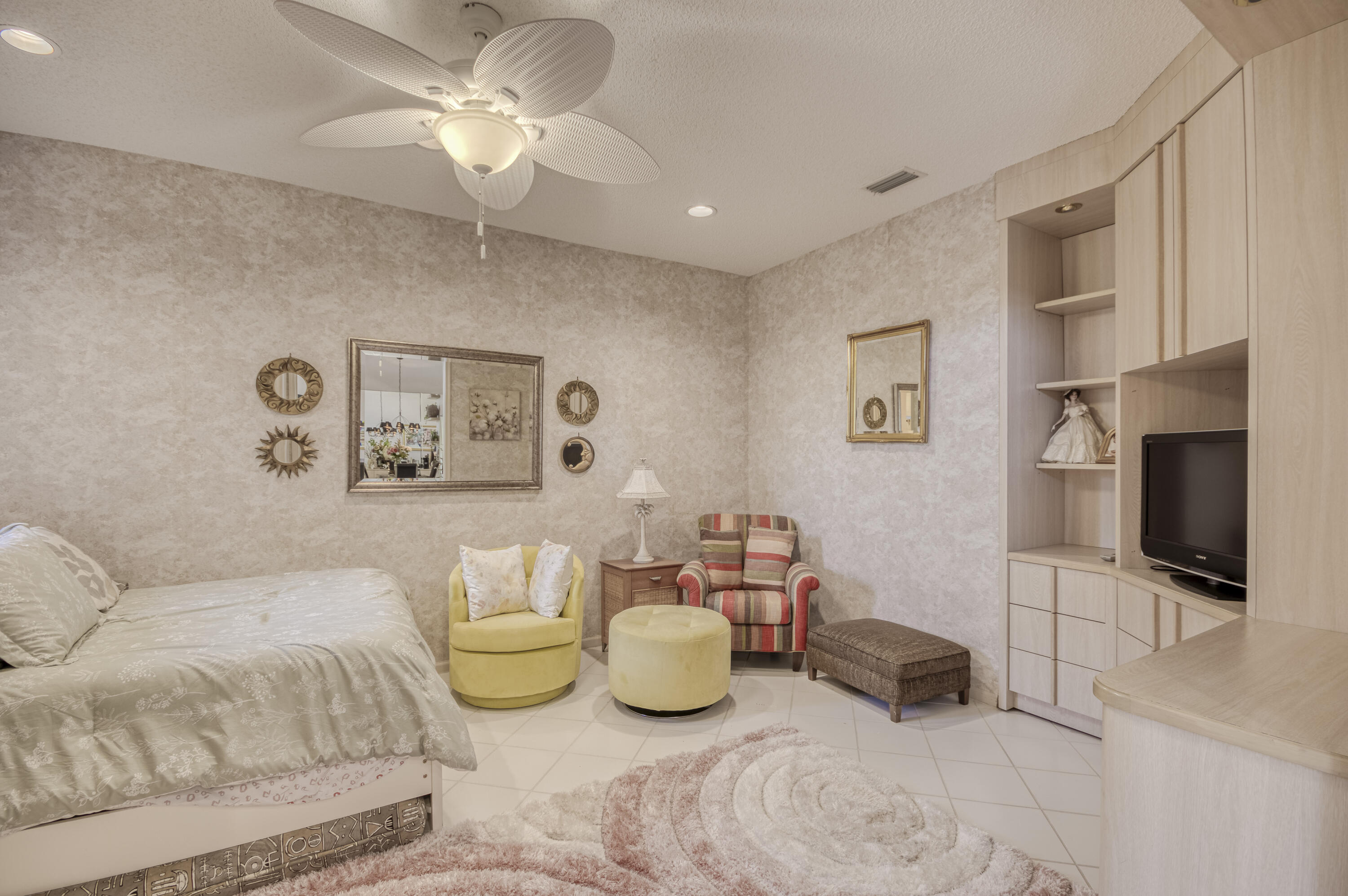 10080 Dover Carriage Lane