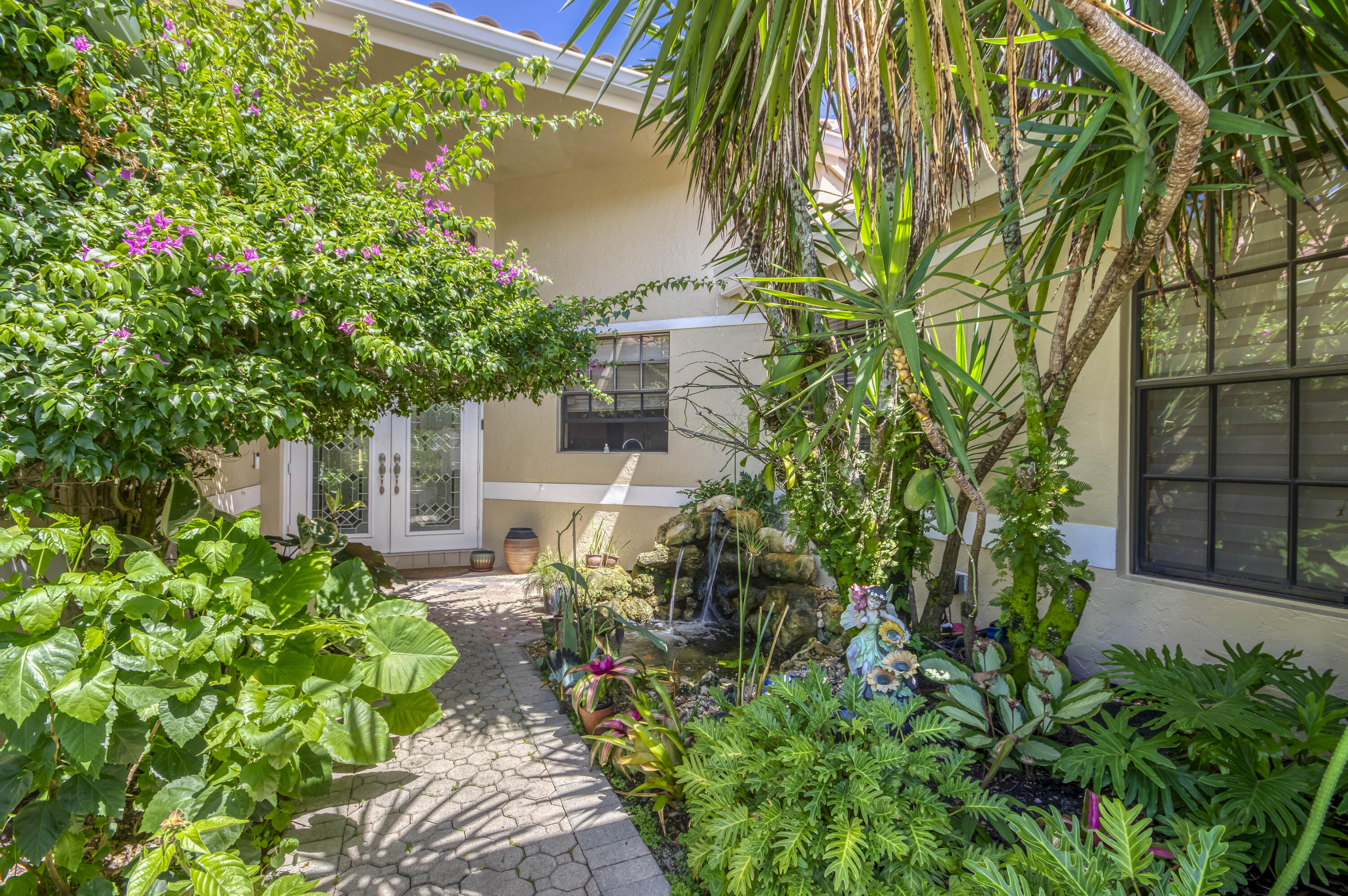 10080 Dover Carriage Lane