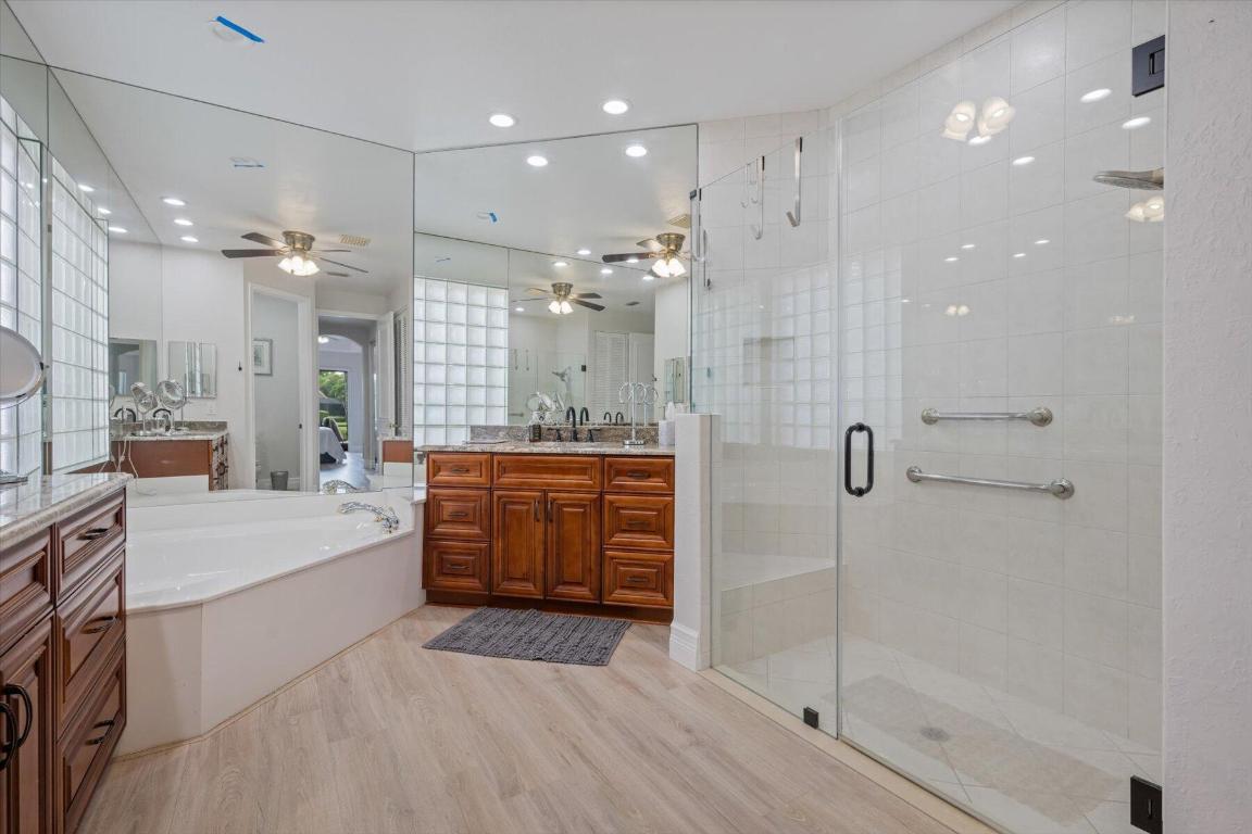 10870 Royal Devon Way