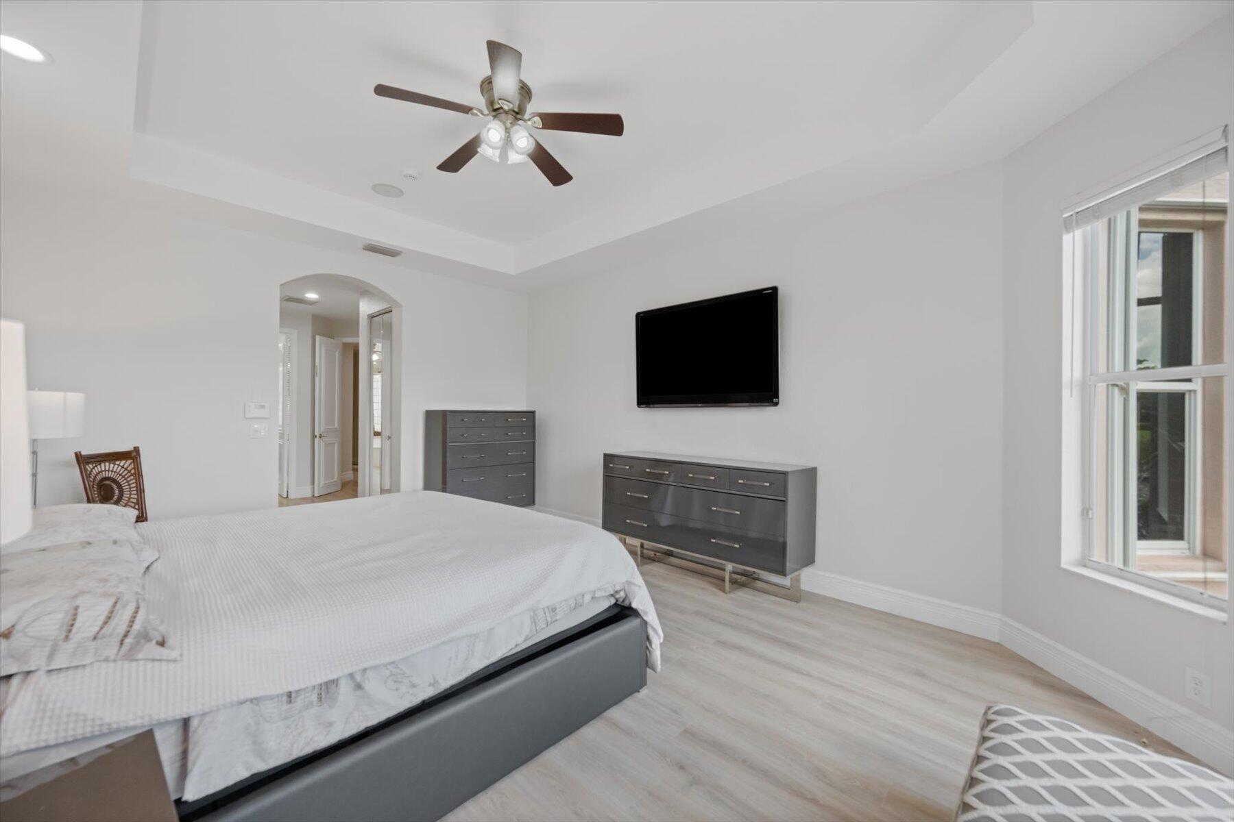 10870 Royal Devon Way