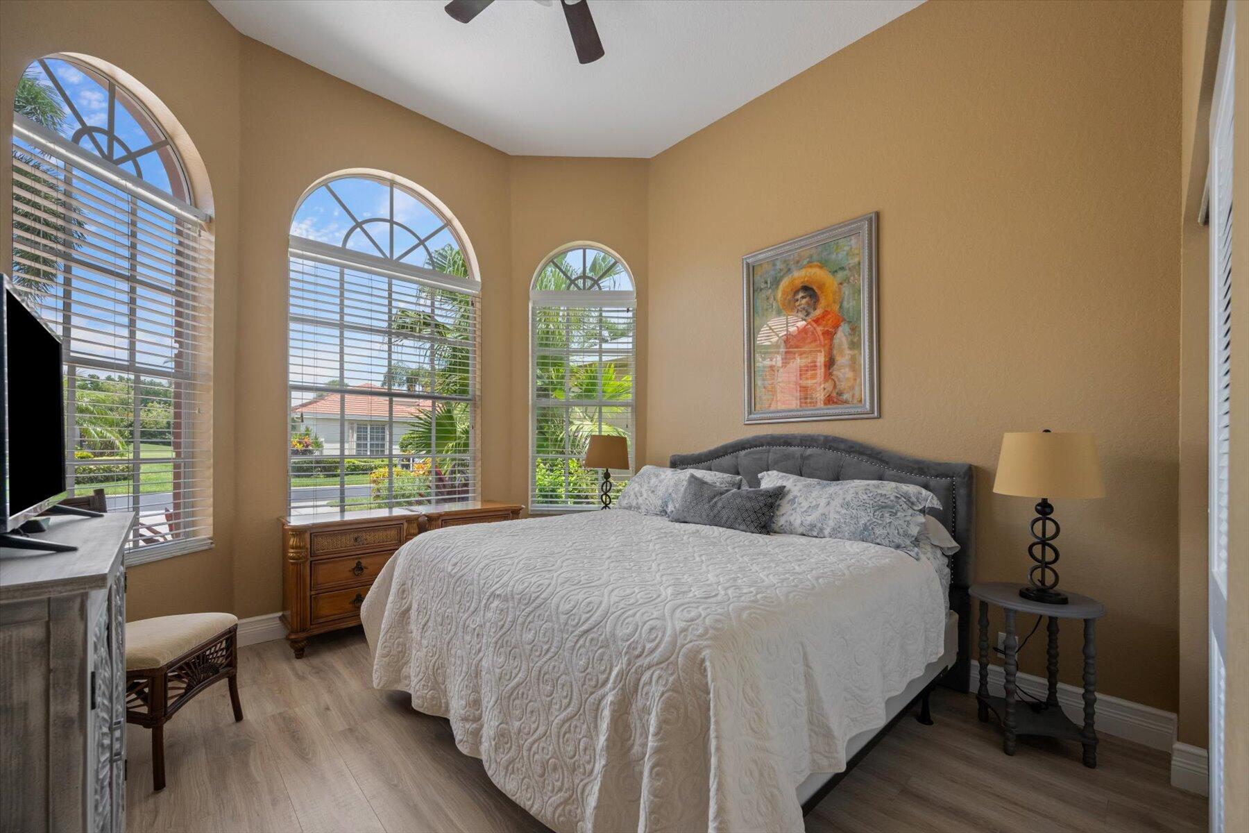 10870 Royal Devon Way