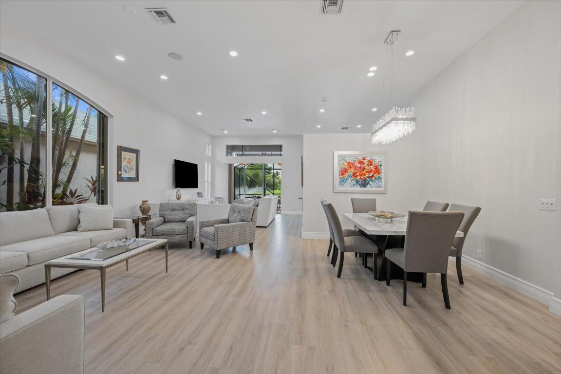 10870 Royal Devon Way