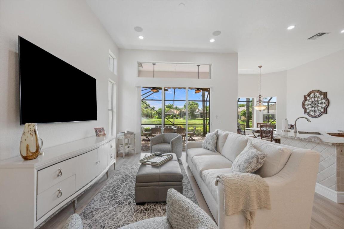 10870 Royal Devon Way