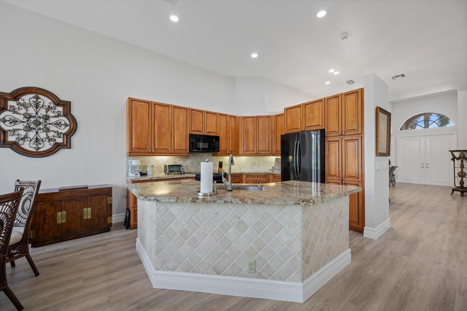 10870 Royal Devon Way