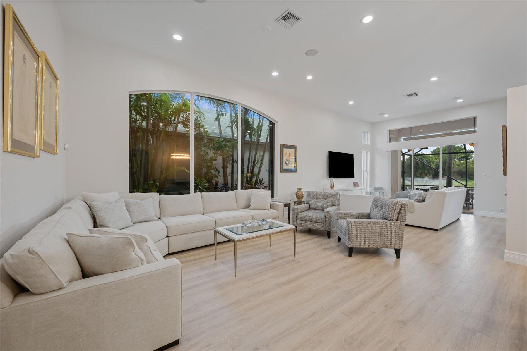 10870 Royal Devon Way