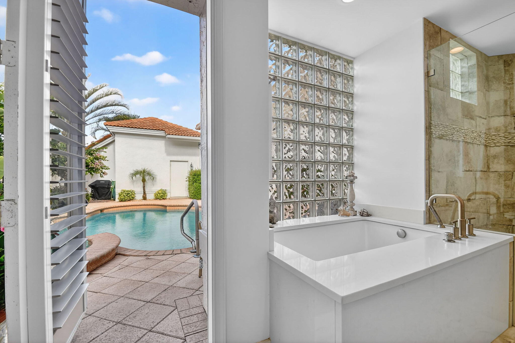 10646 Greenbriar Villa Drive