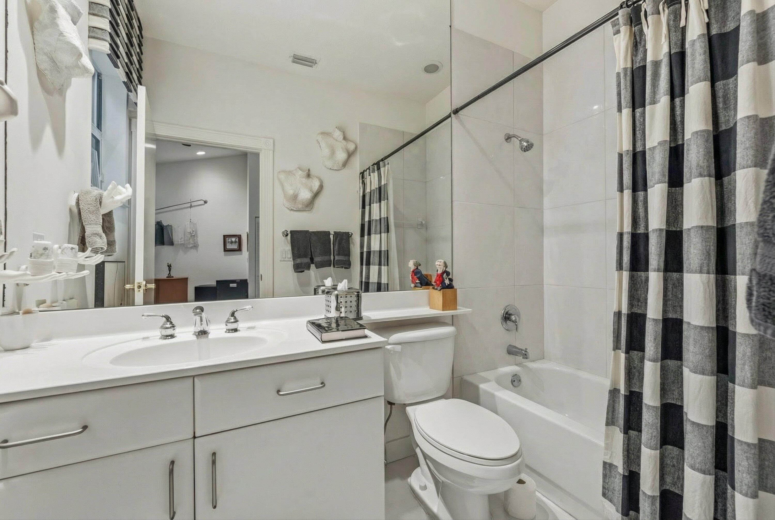 3828 Newhaven Lake Drive