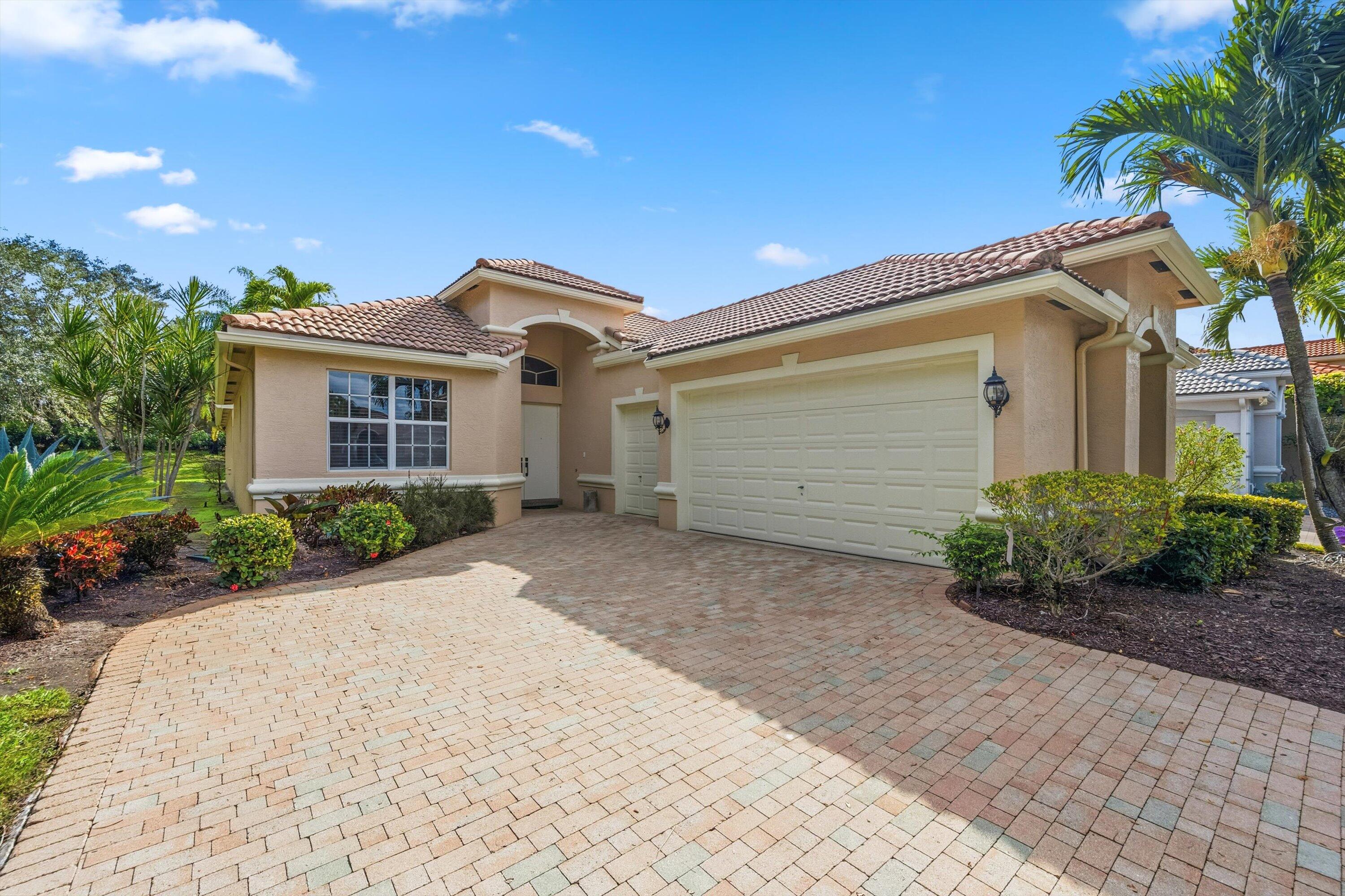 3828 Newhaven Lake Drive