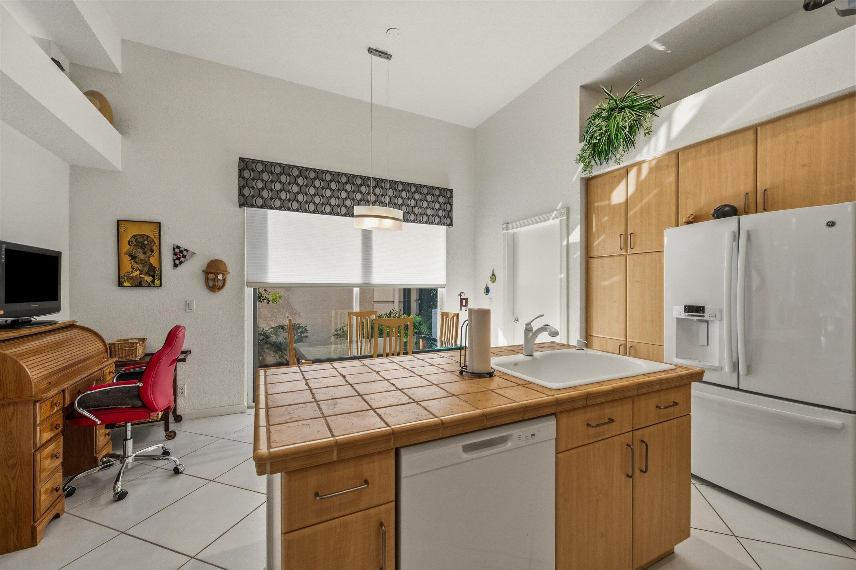 3828 Newhaven Lake Drive