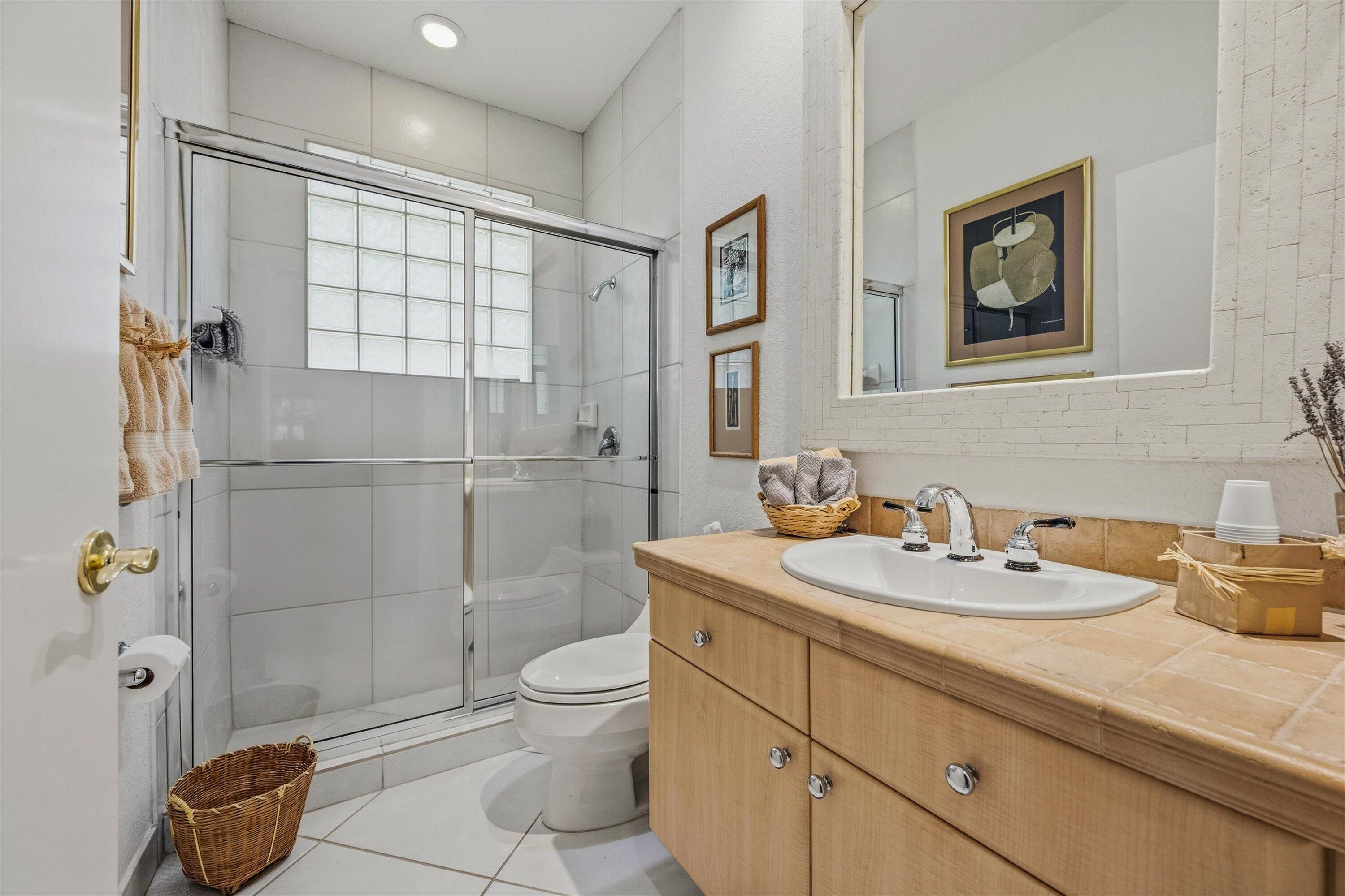 3828 Newhaven Lake Drive