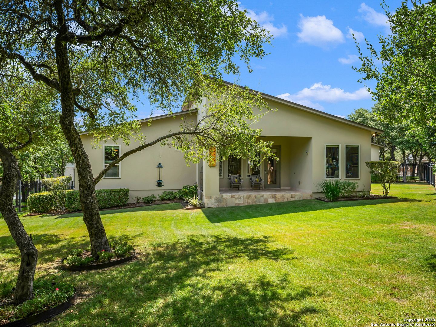 9 Saxby Glen