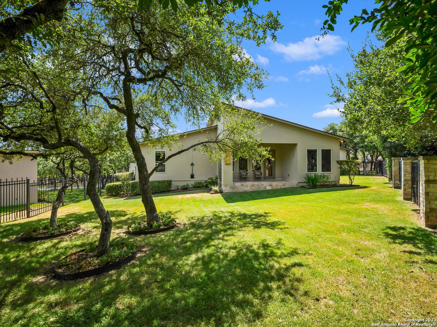 9 Saxby Glen