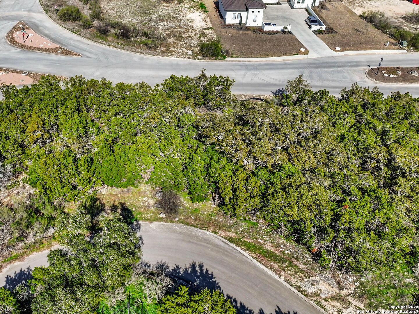 502 WINDING RAVINE