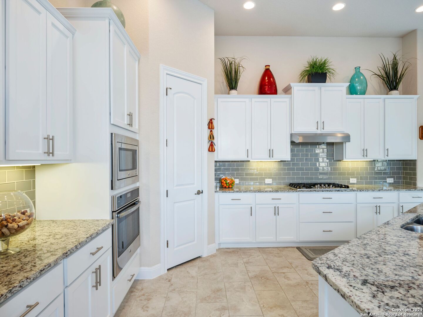 17810 HILLSEDGE