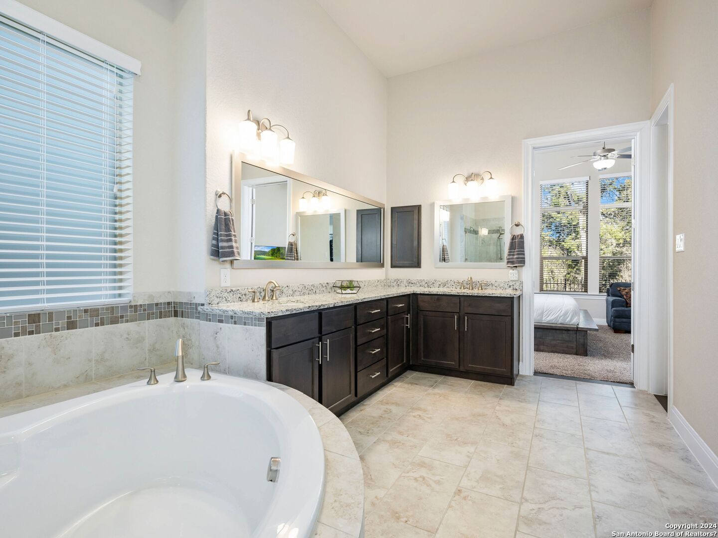 17810 HILLSEDGE
