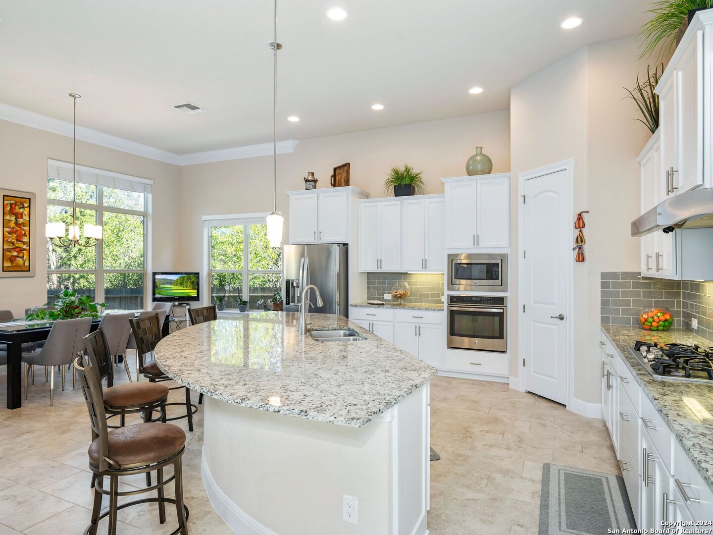 17810 HILLSEDGE