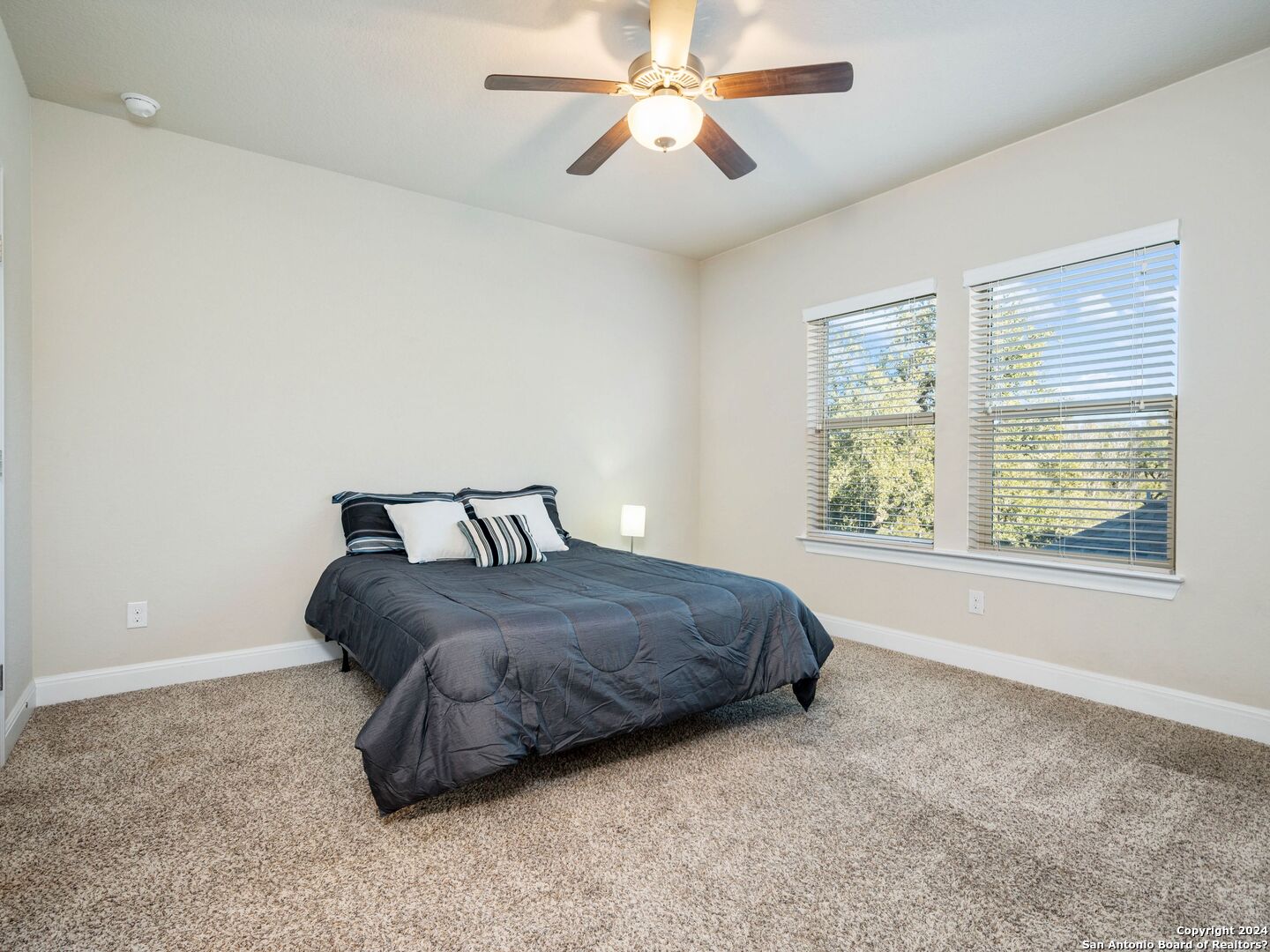 17810 HILLSEDGE