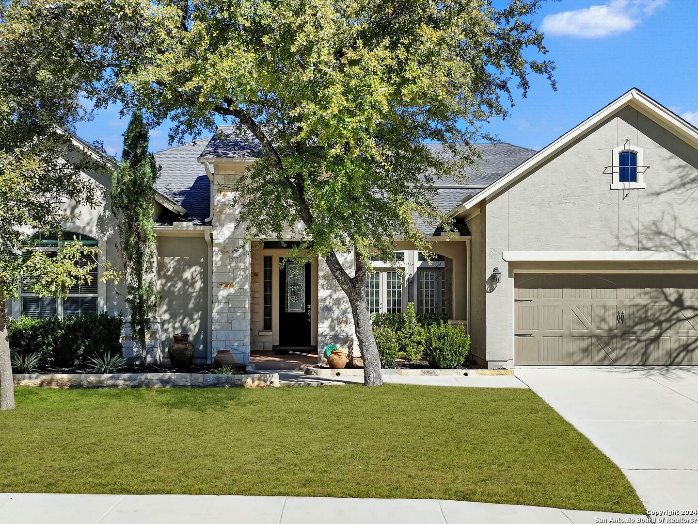 17810 HILLSEDGE