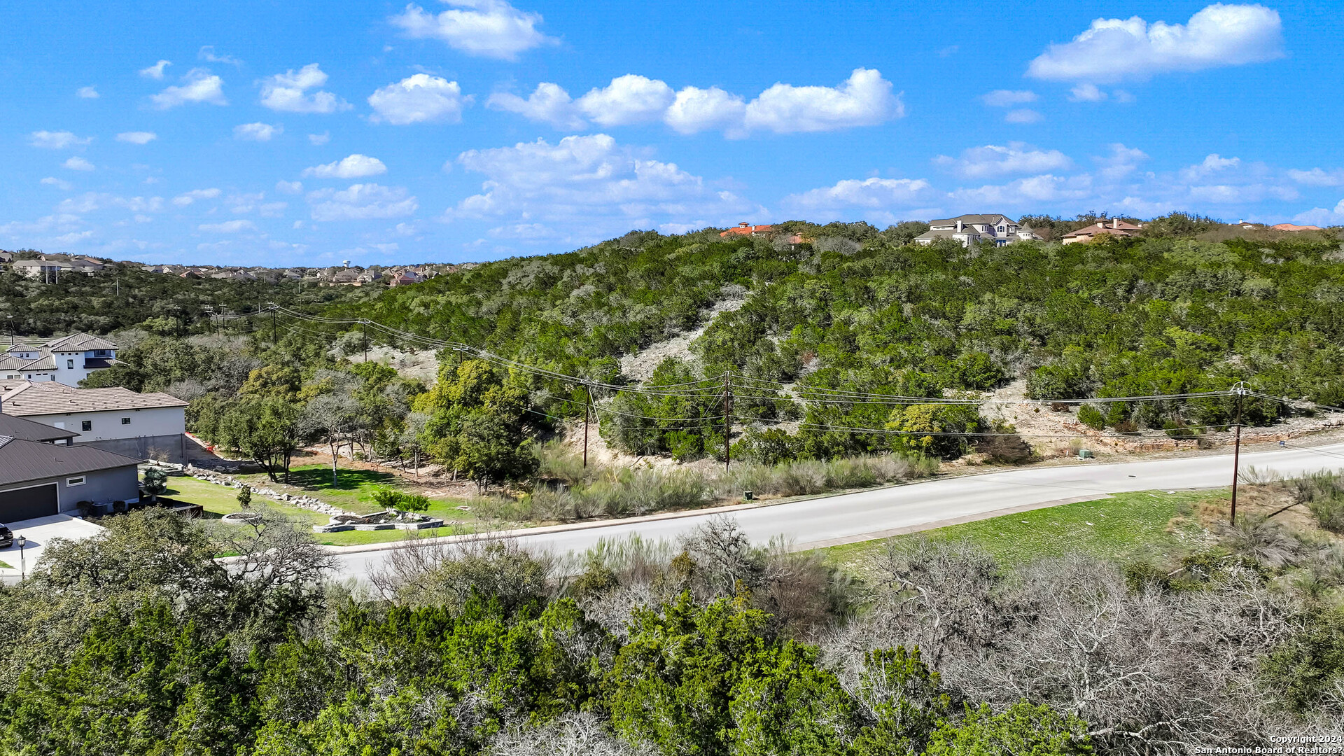 602 WINDING RAVINE