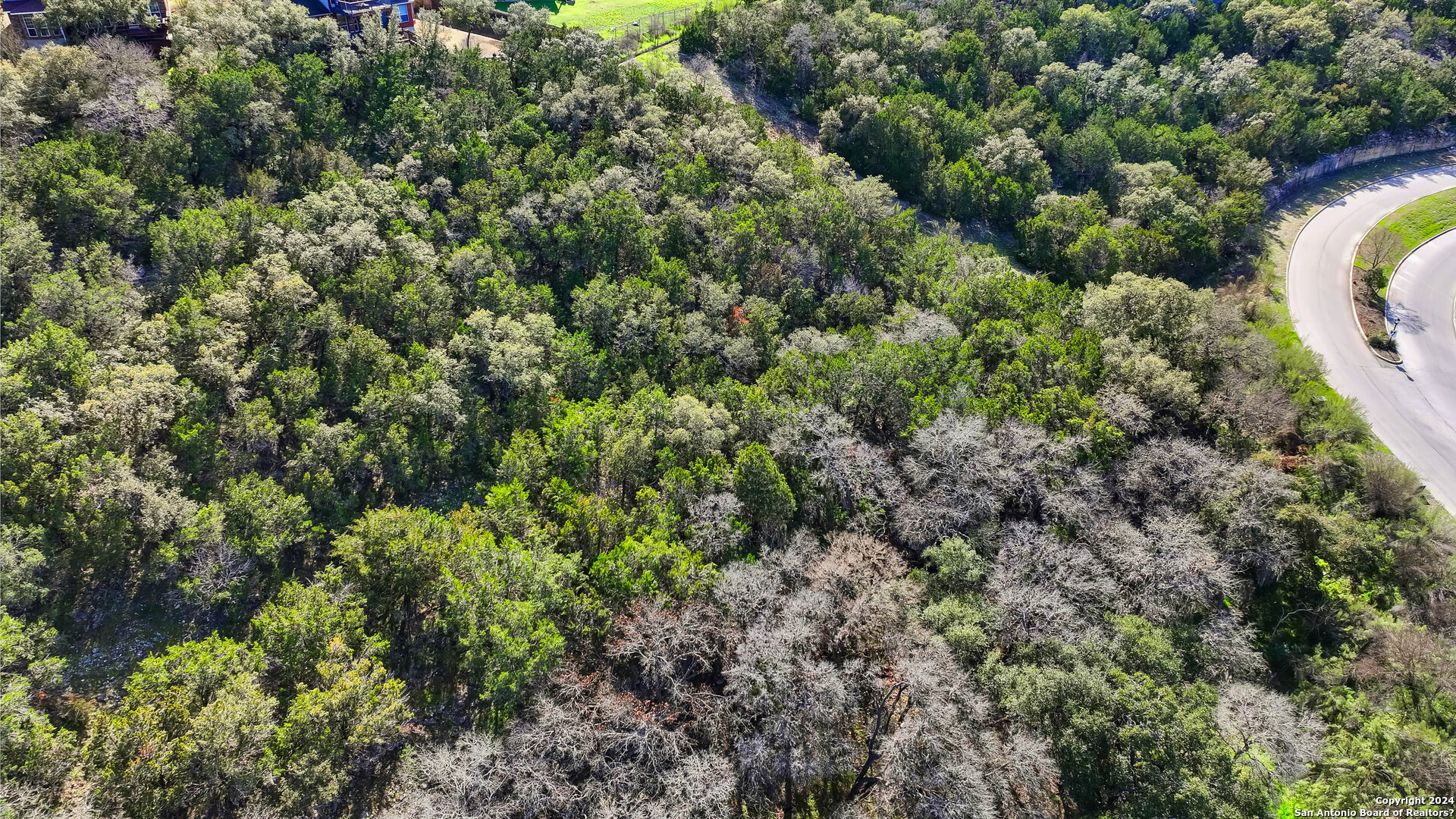 602 WINDING RAVINE