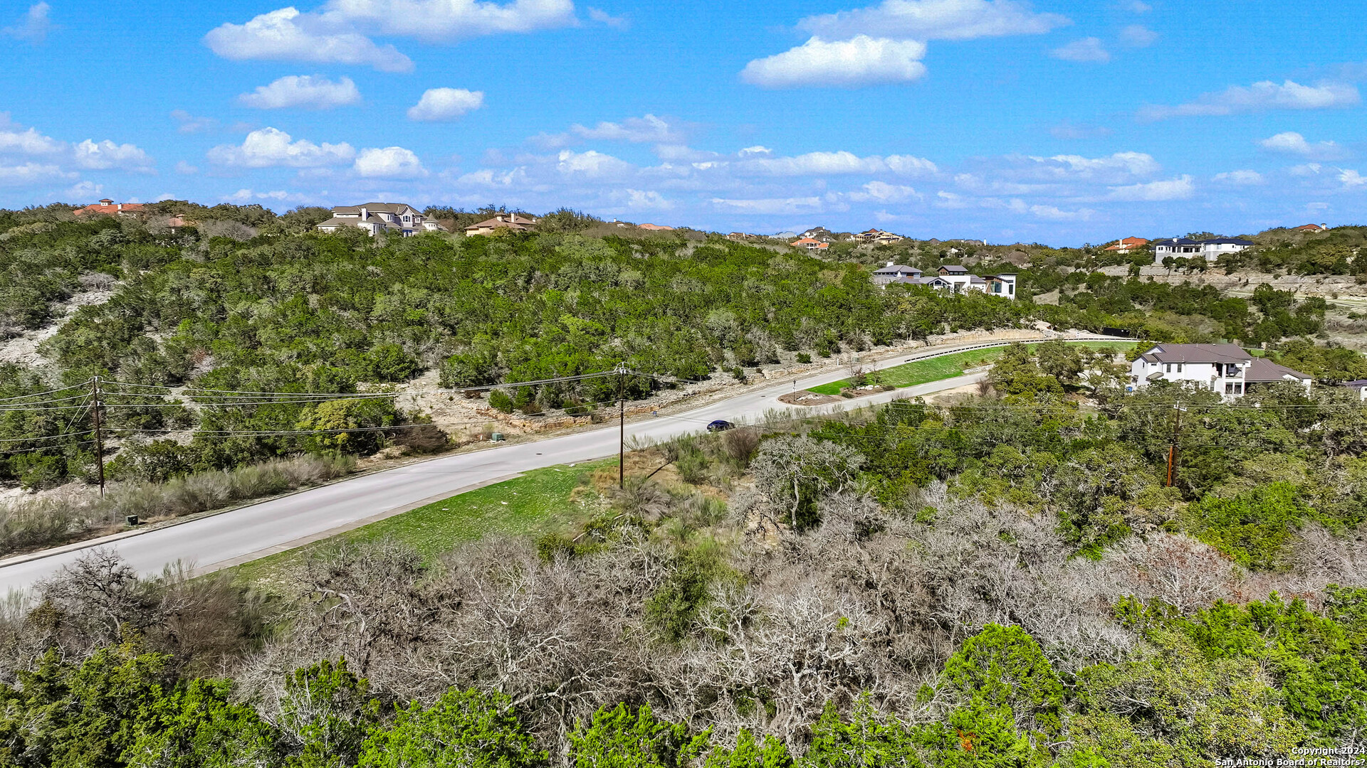 602 WINDING RAVINE