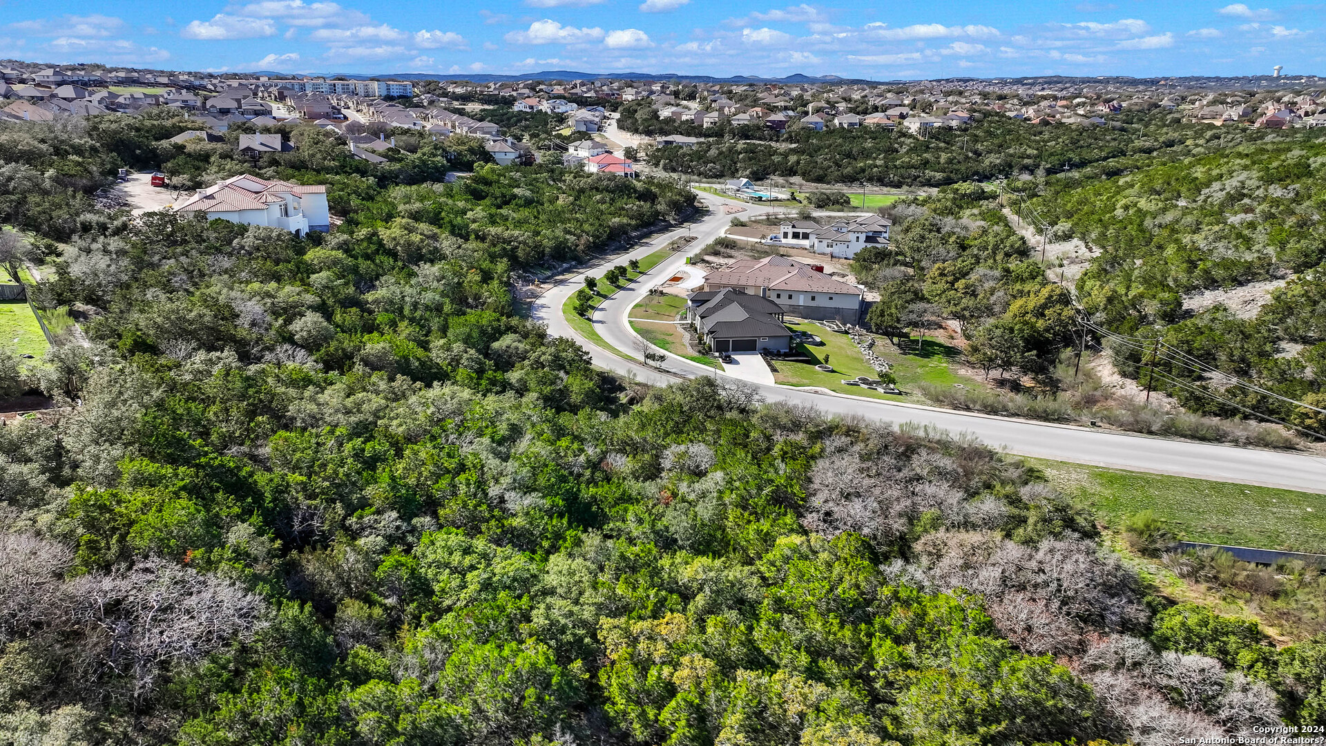 602 WINDING RAVINE