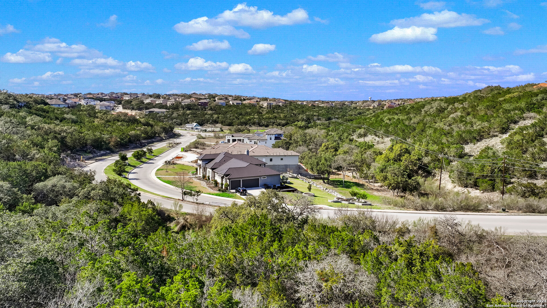 602 WINDING RAVINE