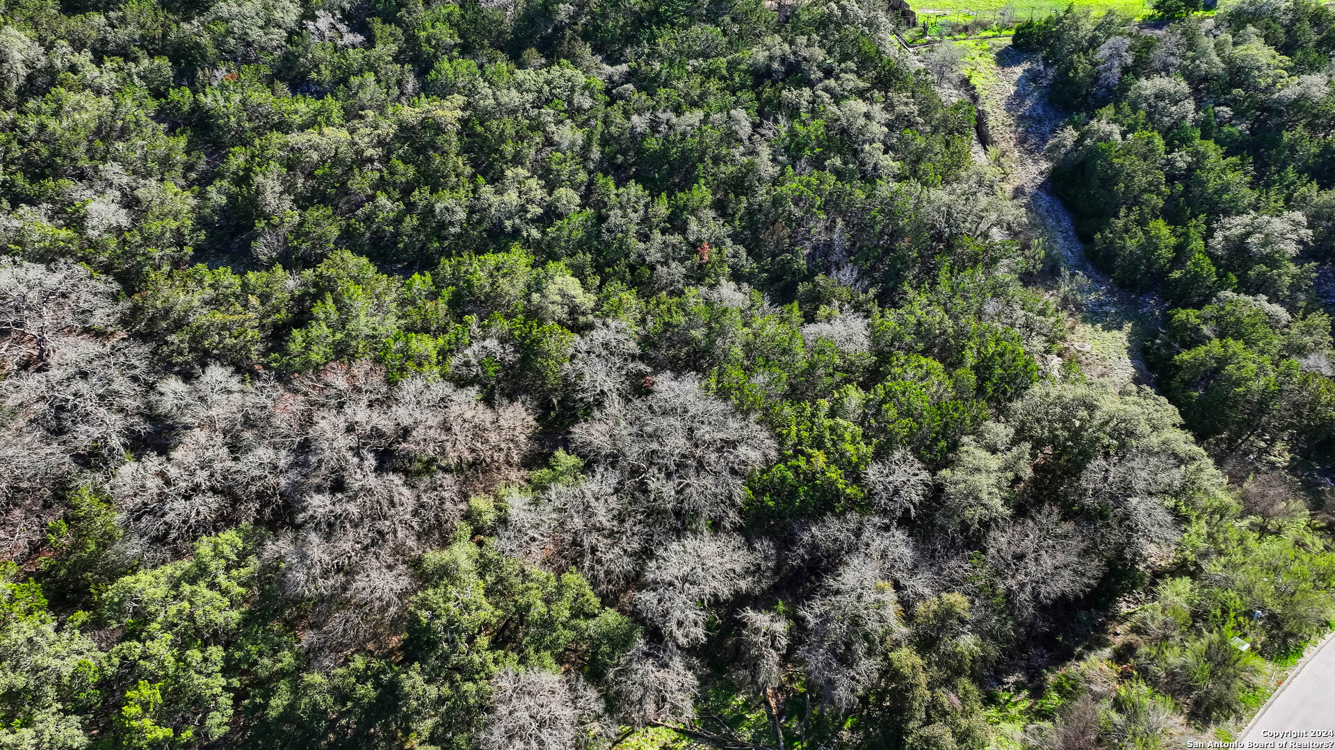 602 WINDING RAVINE