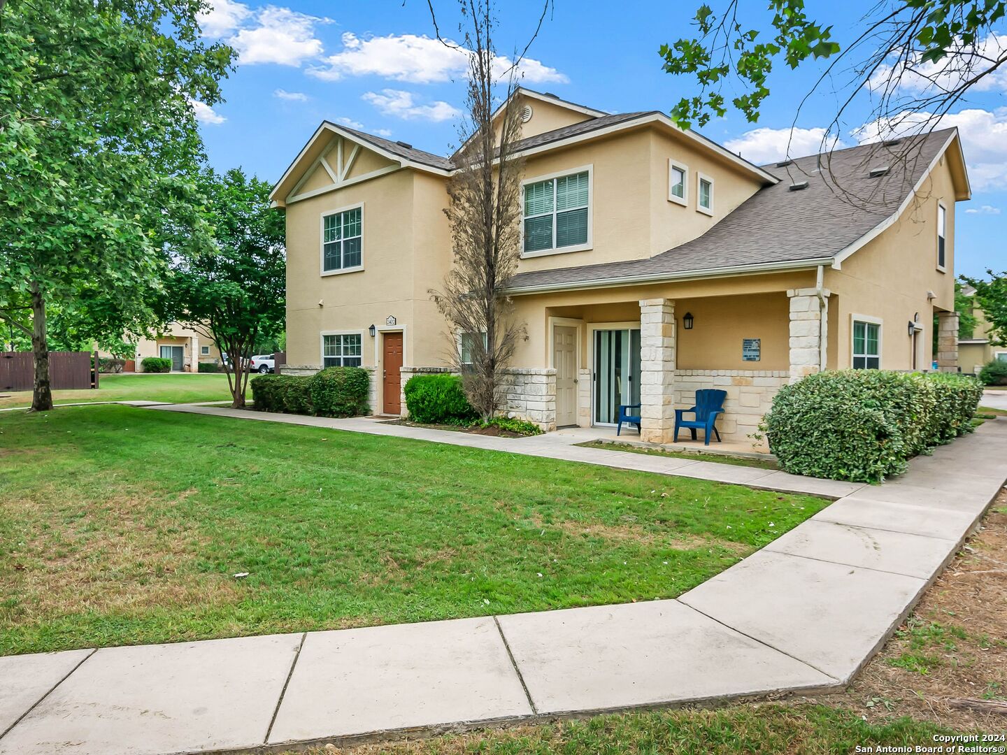 1000 DIAMOND DR