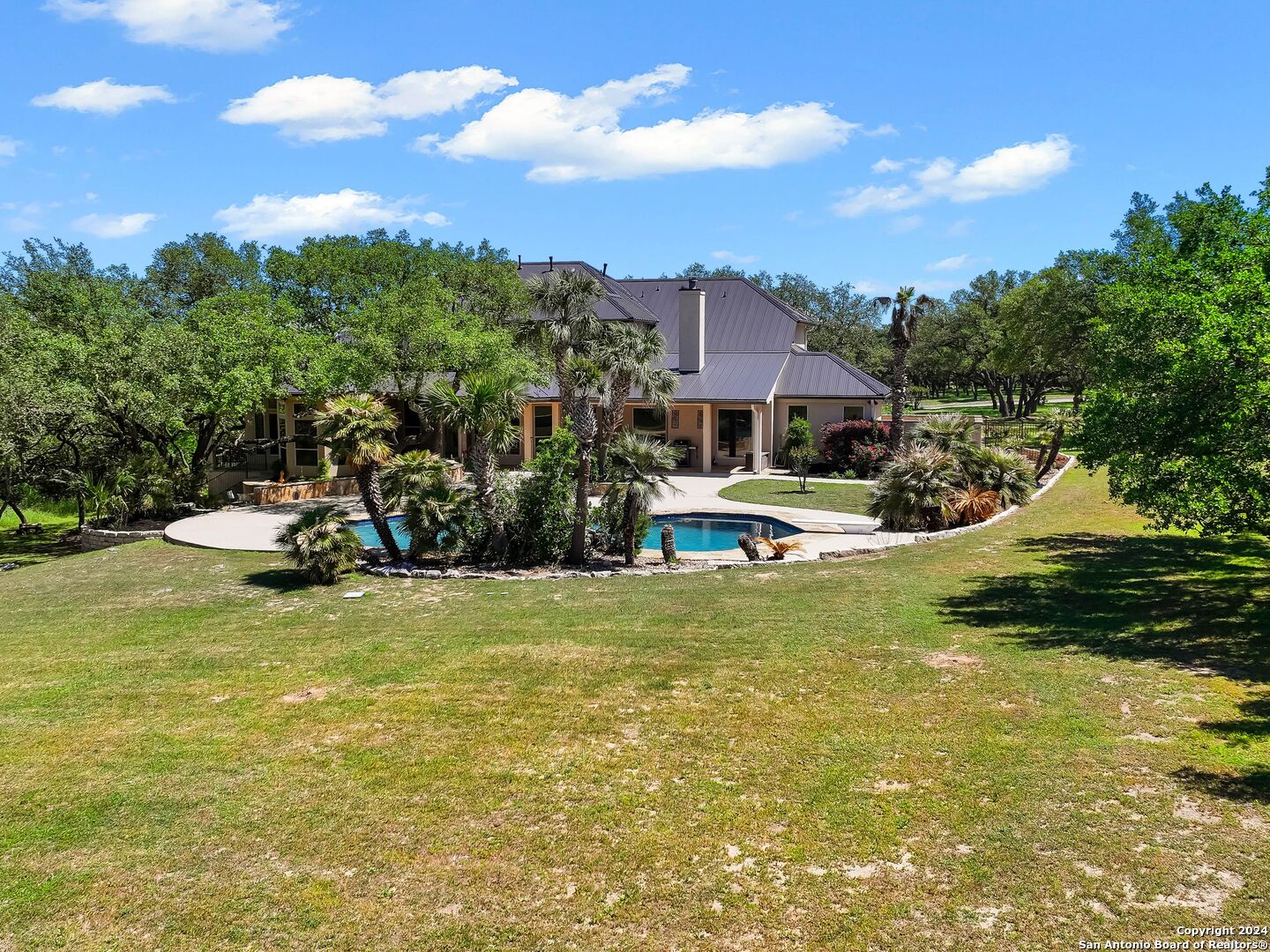 1722 GREYSTONE RDG