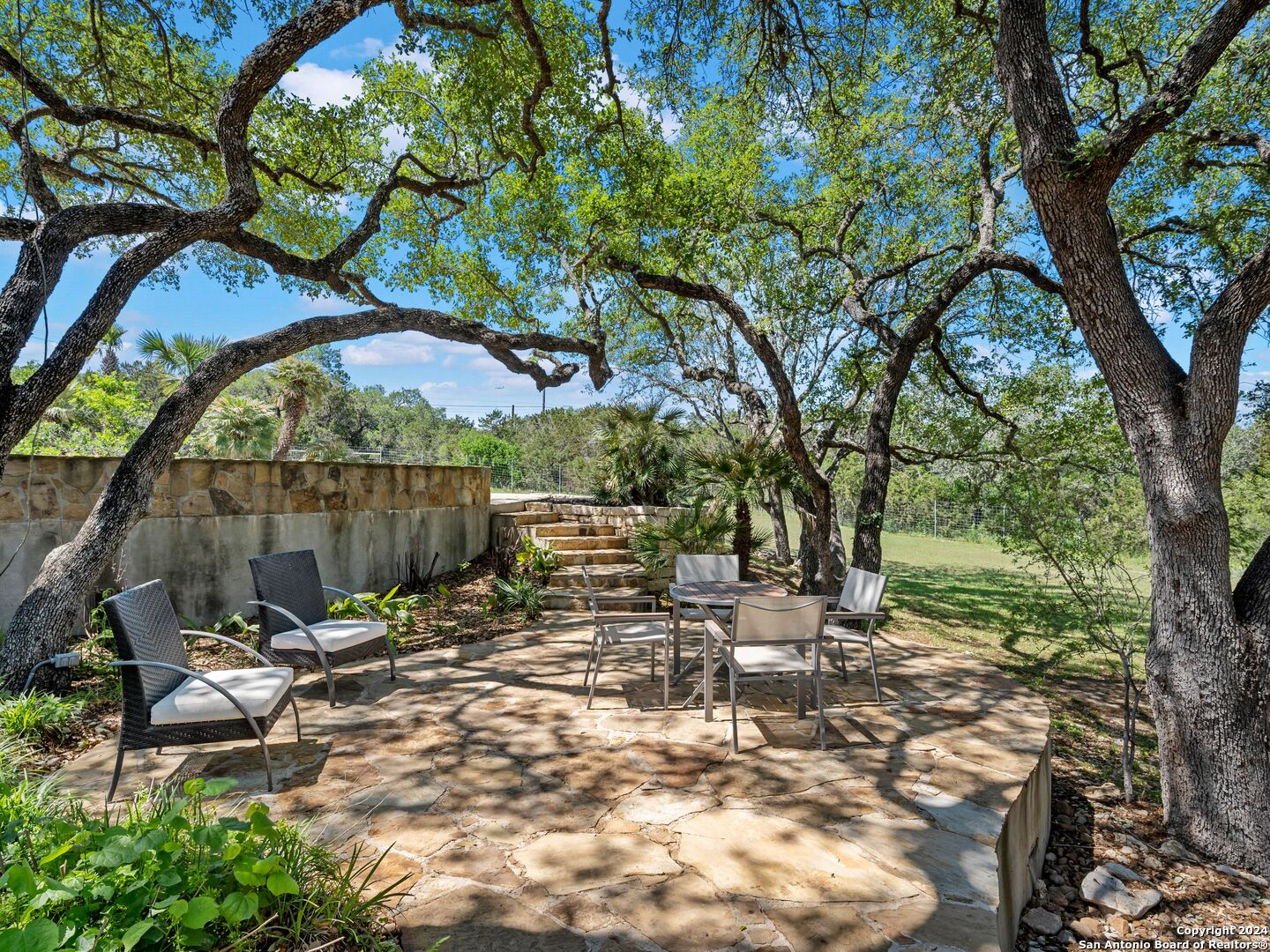 1722 GREYSTONE RDG