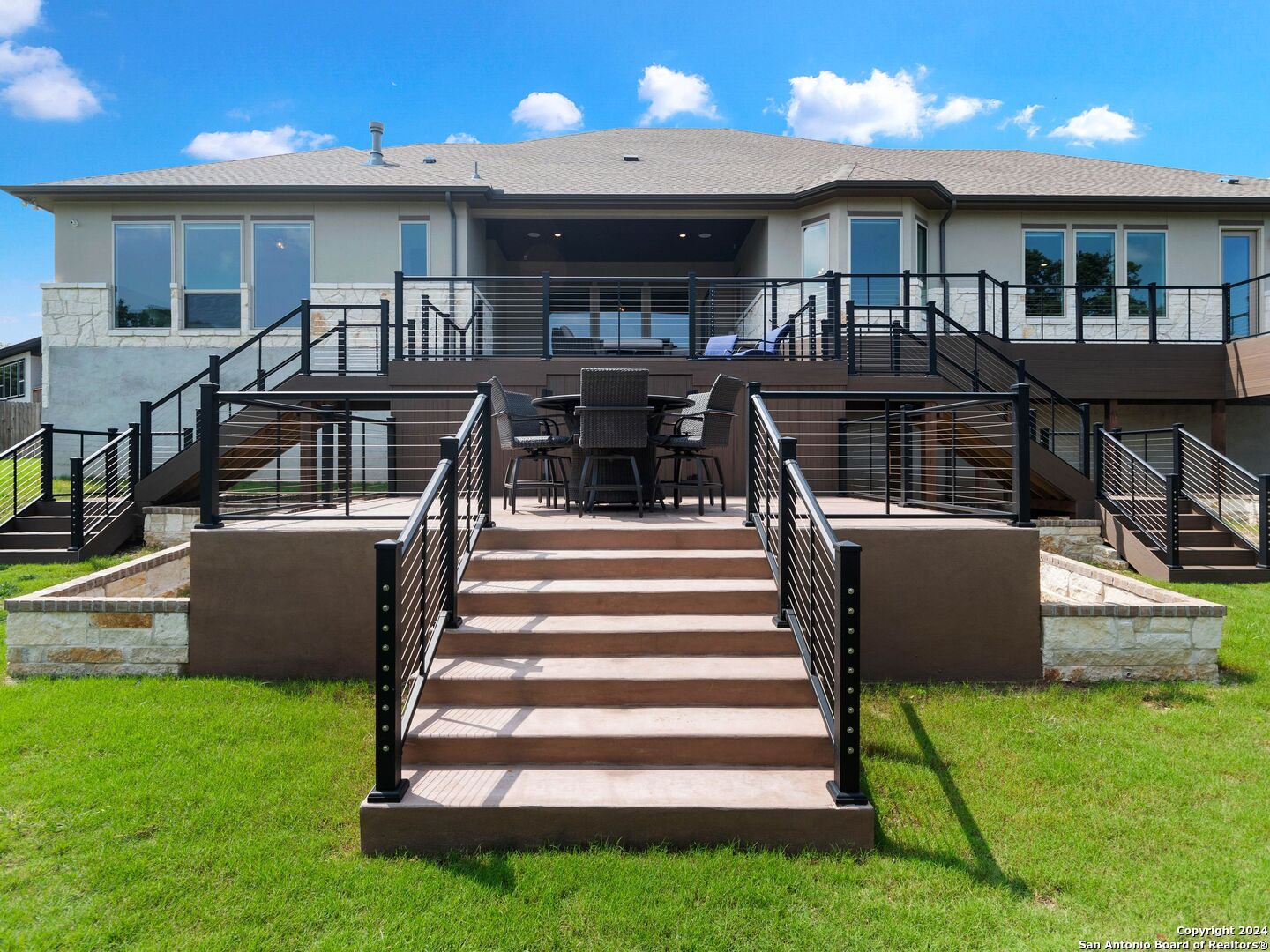 2215 CAPELLA RDG