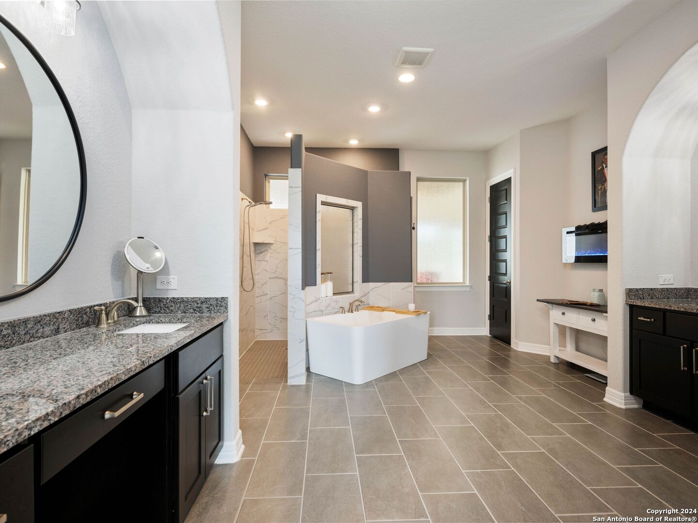2215 CAPELLA RDG