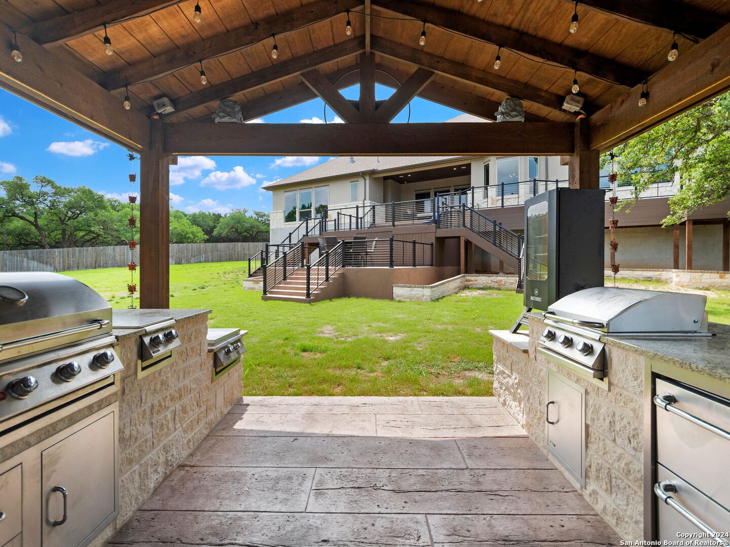 2215 CAPELLA RDG