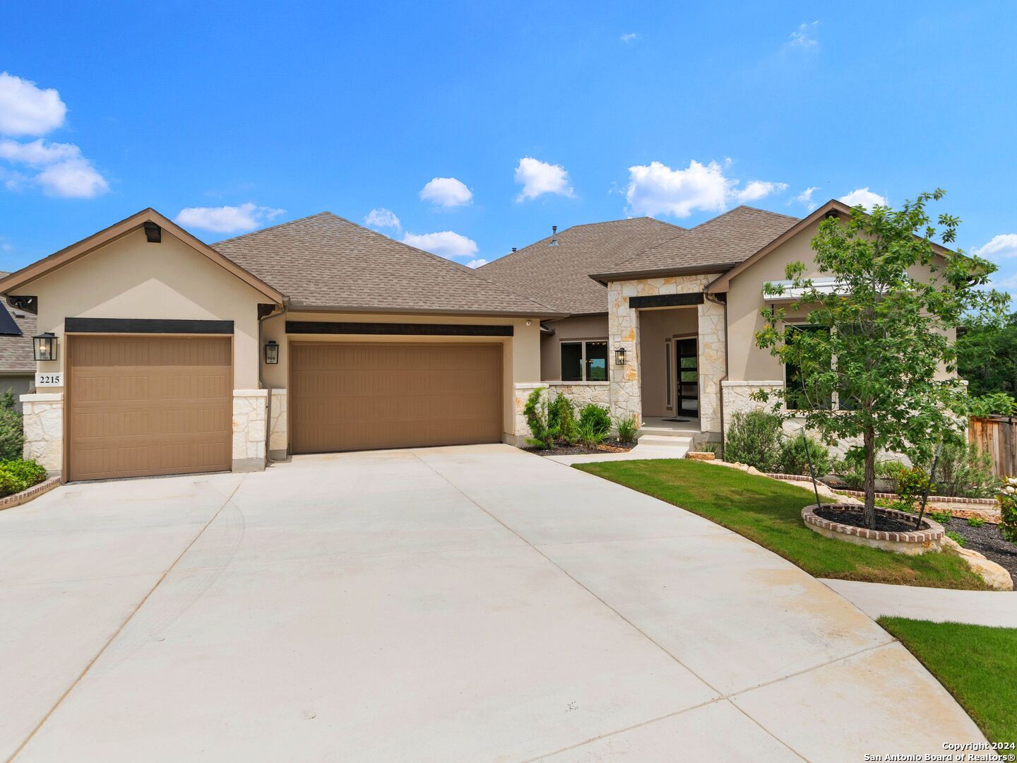 2215 CAPELLA RDG