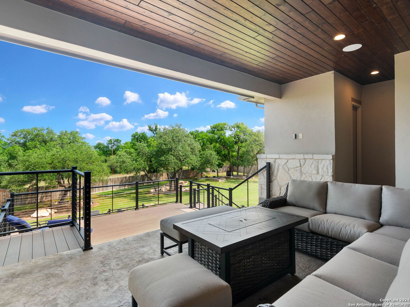 2215 CAPELLA RDG