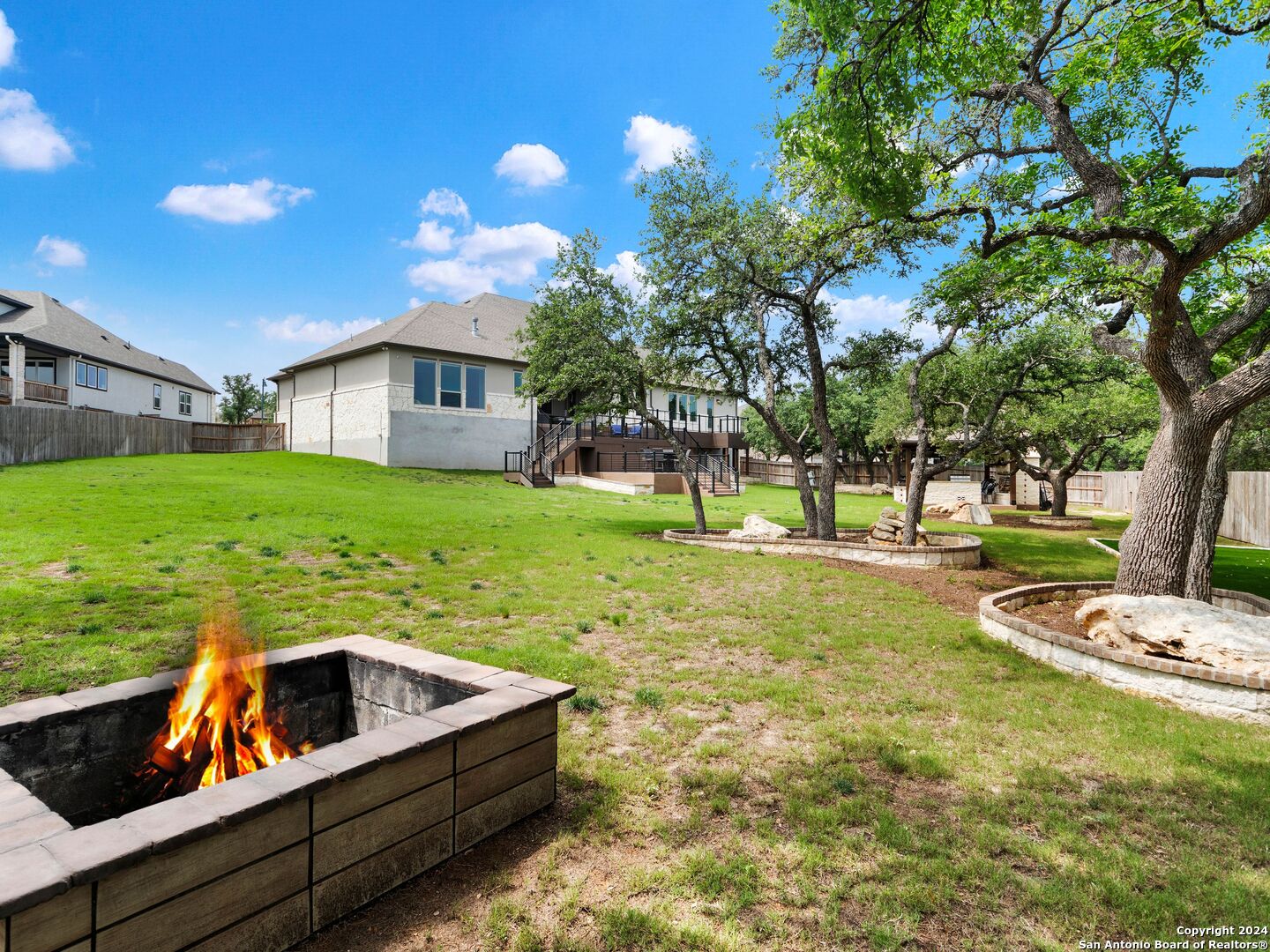 2215 CAPELLA RDG