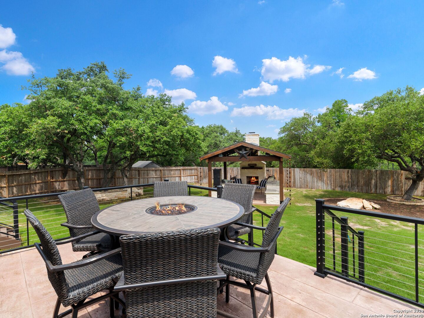 2215 CAPELLA RDG