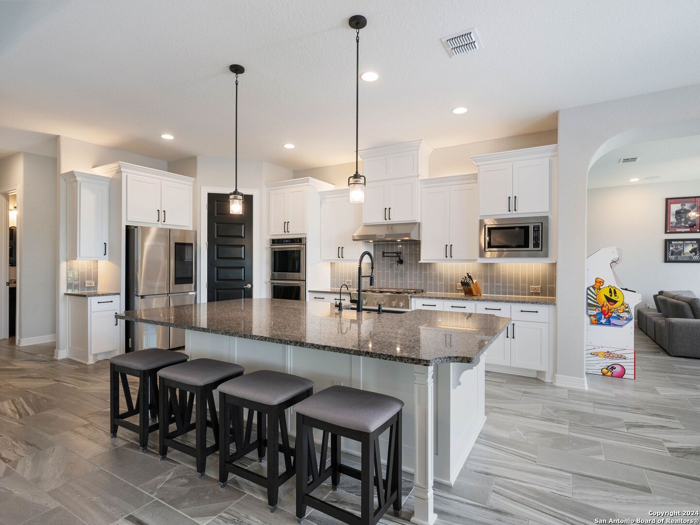 2215 CAPELLA RDG