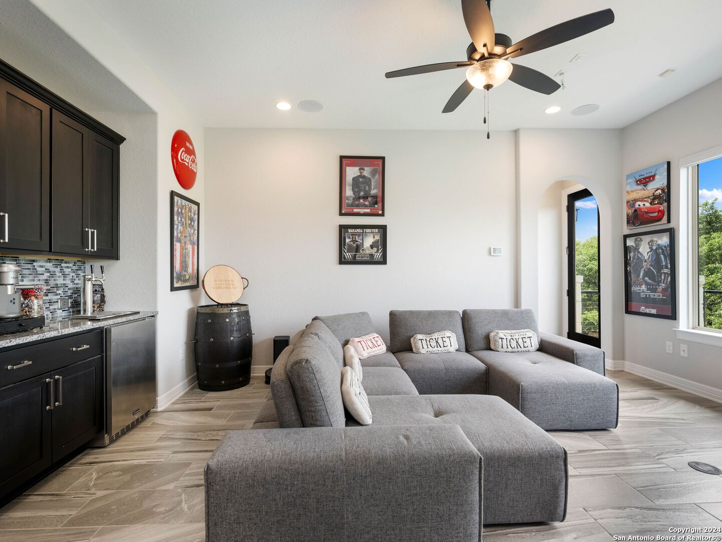 2215 CAPELLA RDG