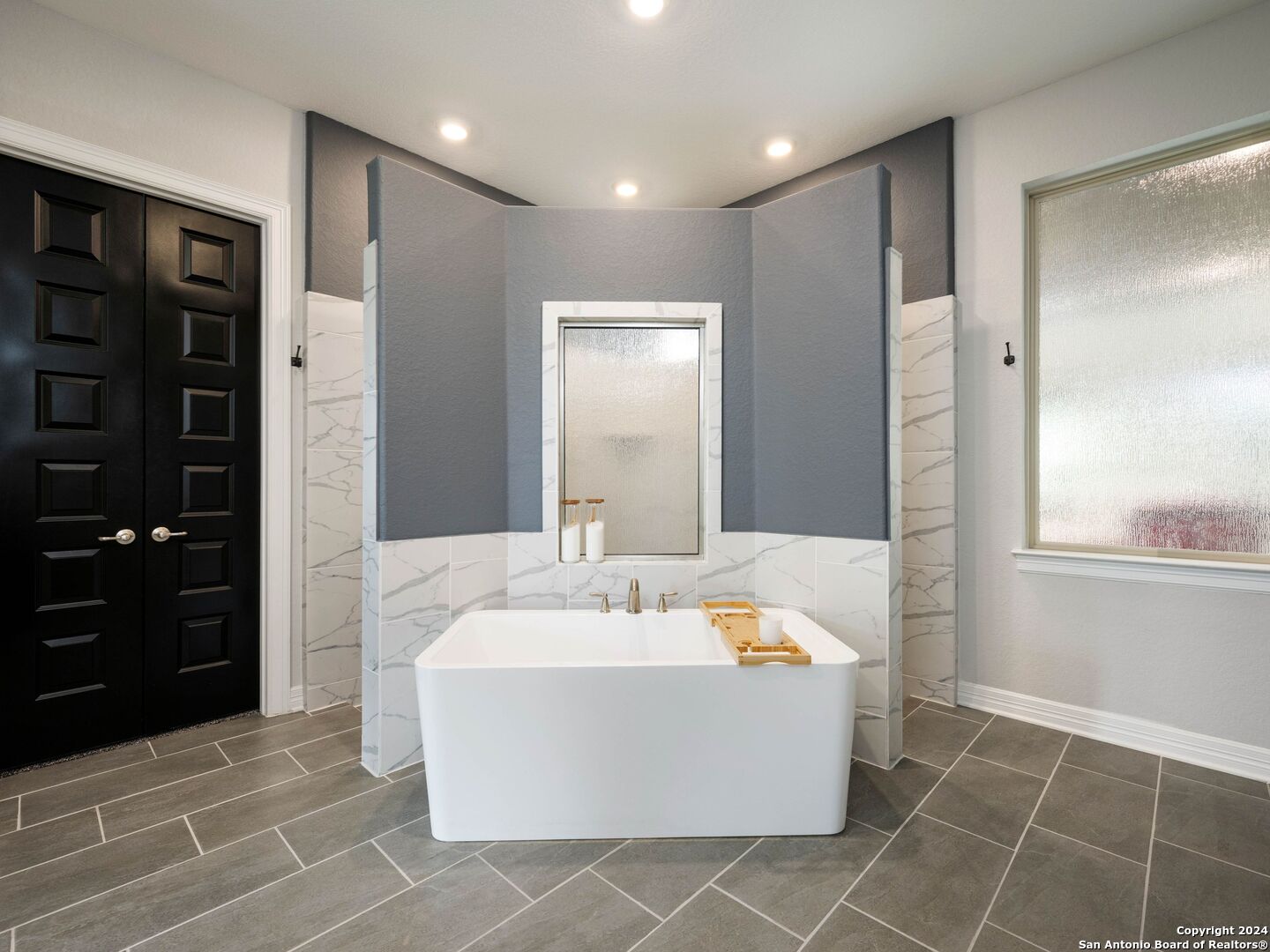 2215 CAPELLA RDG