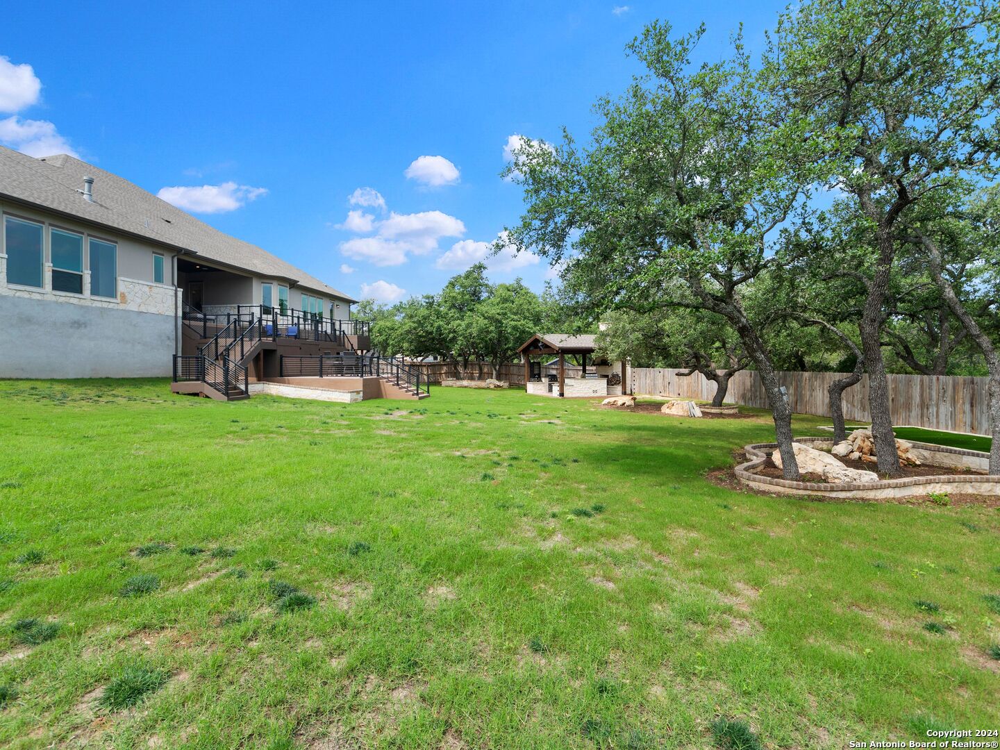2215 CAPELLA RDG