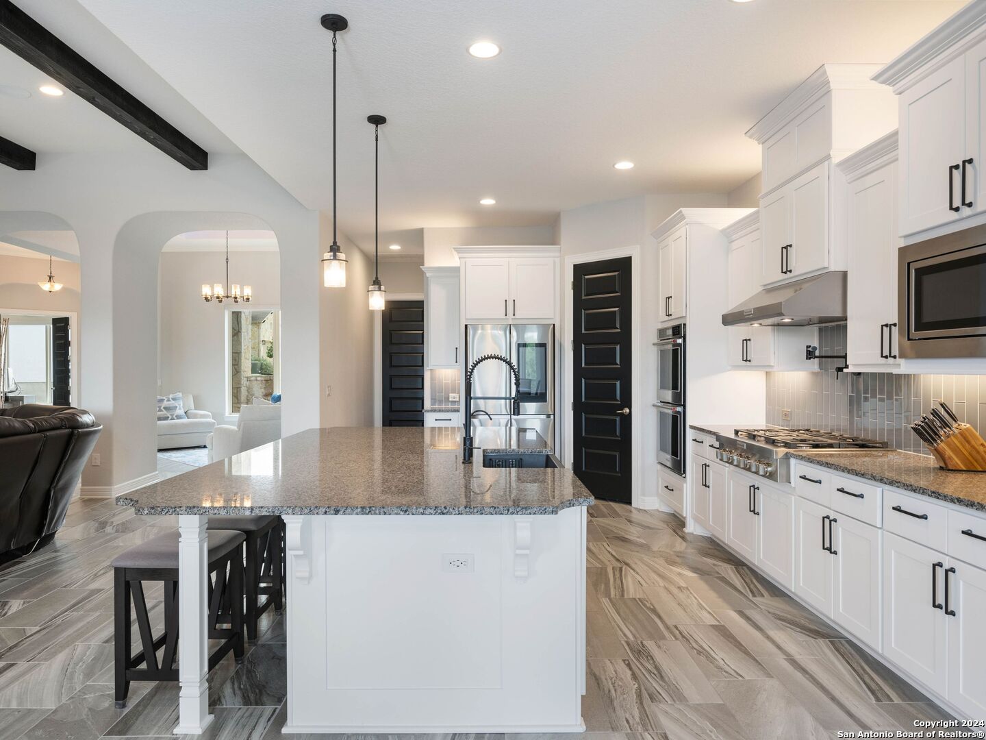 2215 CAPELLA RDG