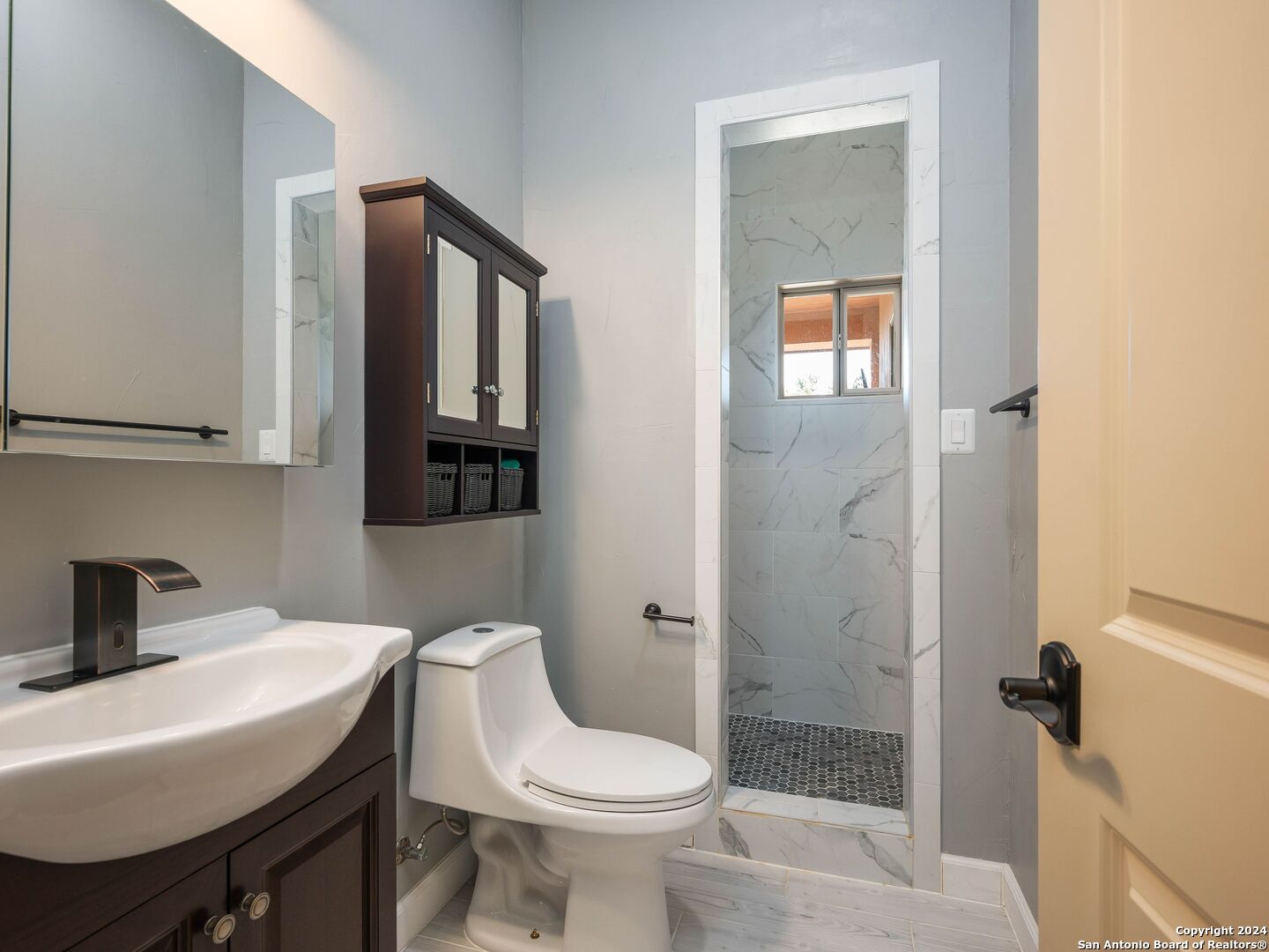 1815 OAKLAND BND