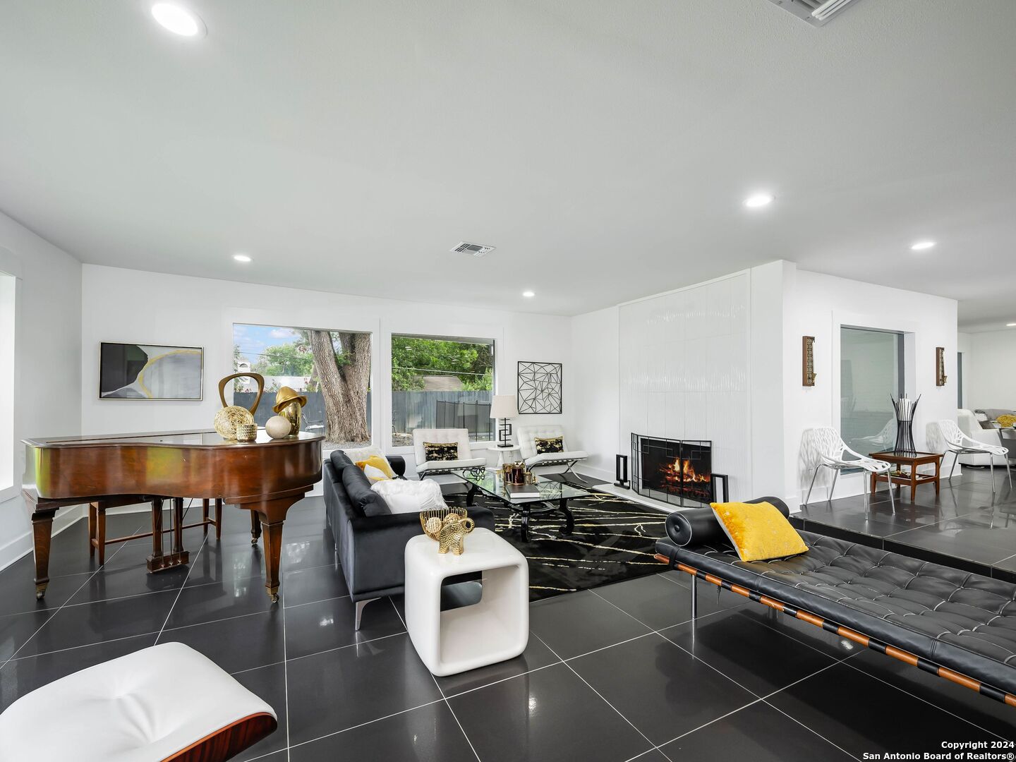 204 GLENTOWER DR