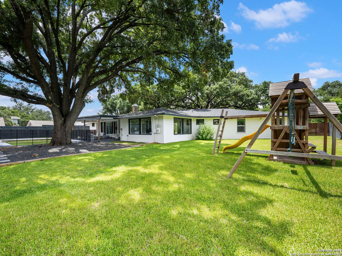 204 GLENTOWER DR